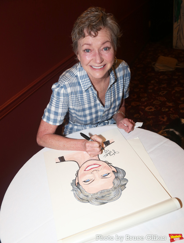 Photos: Julie White Receives Her Portrait at Sardi's Image