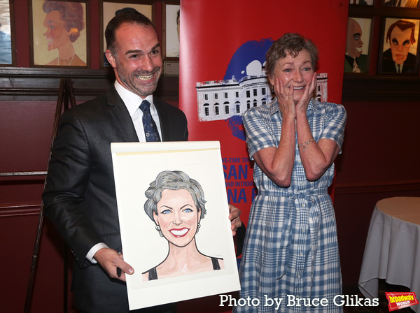 Photos: Julie White Receives Her Portrait at Sardi's Image
