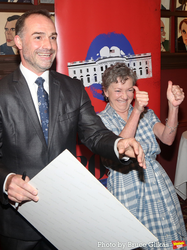 Photos: Julie White Receives Her Portrait at Sardi's Image