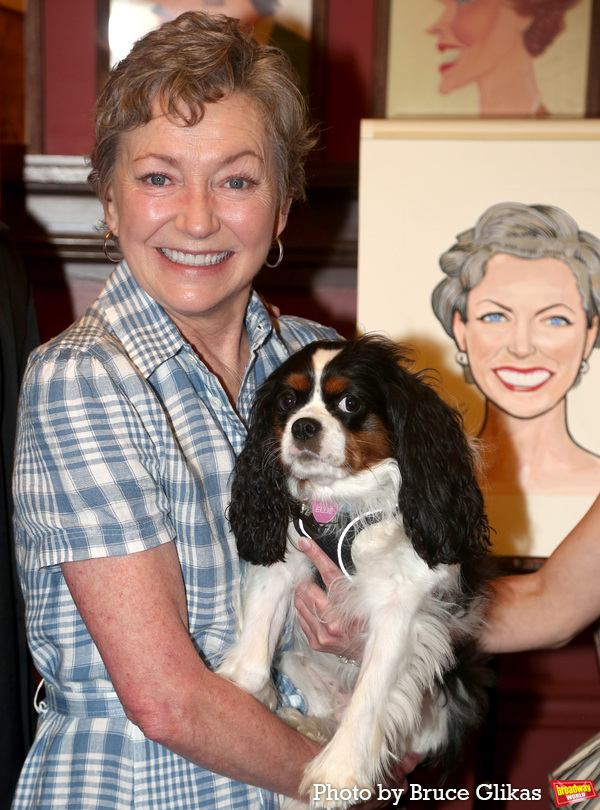 Photos: Julie White Receives Her Portrait at Sardi's Image