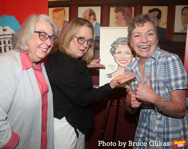 Photos: Julie White Receives Her Portrait at Sardi's Image