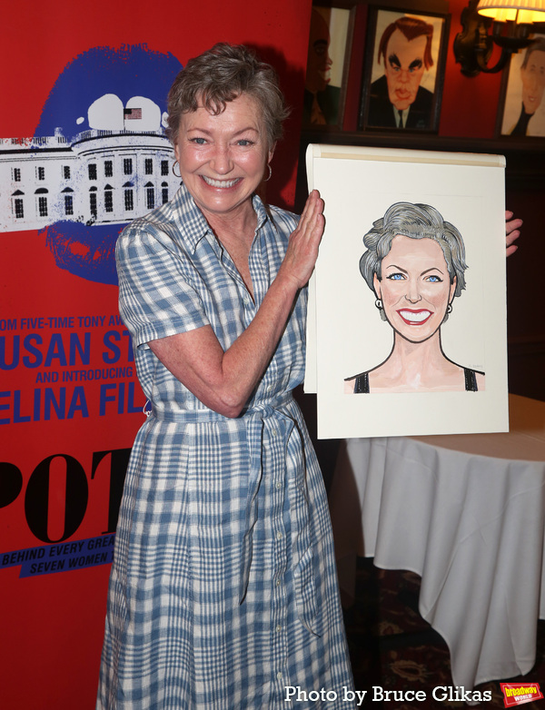 Photos: Julie White Receives Her Portrait at Sardi's Image