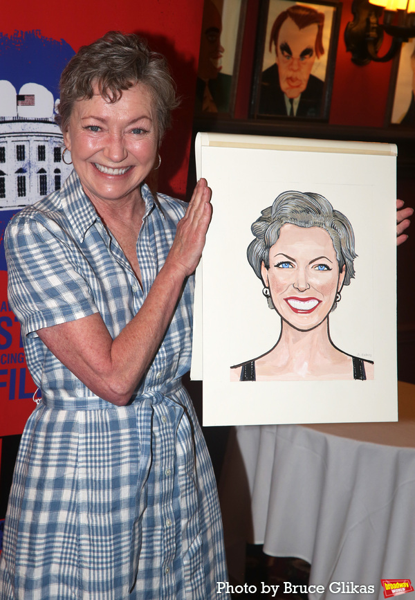 Photos: Julie White Receives Her Portrait at Sardi's Image