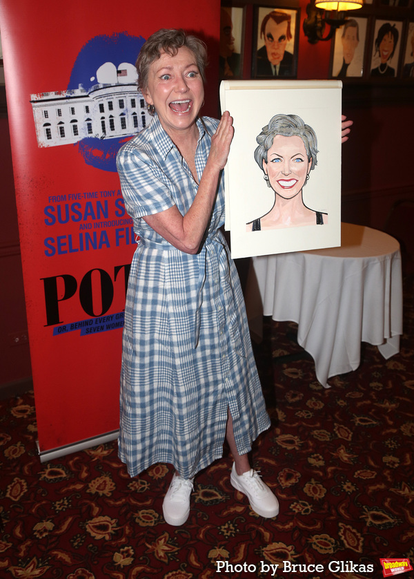 Photos: Julie White Receives Her Portrait at Sardi's Image