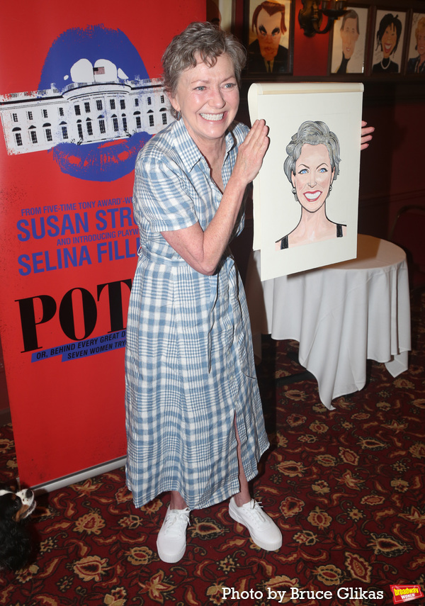 Photos: Julie White Receives Her Portrait at Sardi's Image