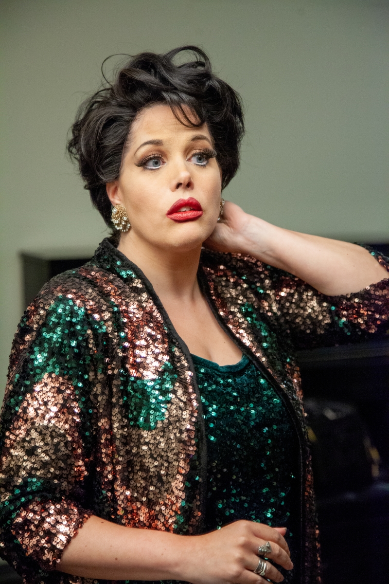 Review: Internet Sensation Debbie Wileman Conjures What Might Have Been In HAPPY 100TH BIRTHDAY JUDY GARLAND! At Carnegie Hall Image