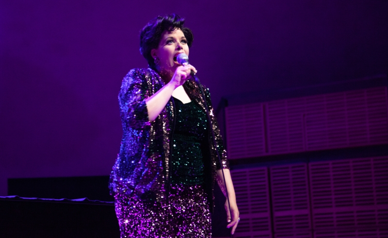 Review: Internet Sensation Debbie Wileman Conjures What Might Have Been In HAPPY 100TH BIRTHDAY JUDY GARLAND! At Carnegie Hall Image