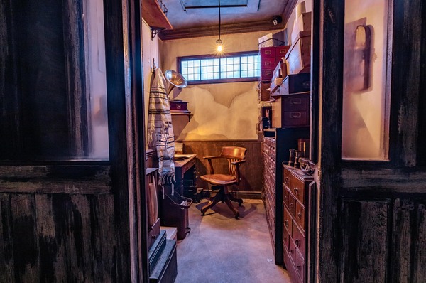 Photos: First Look at the Set of PEAKY BLINDERS: THE RISE at the Camden Garrison Image