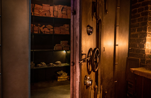 Photos: First Look at the Set of PEAKY BLINDERS: THE RISE at the Camden Garrison Image