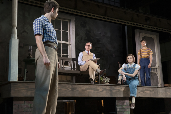 Justin Mark (“Jem Finch”), Richard Thomas (“Atticus Finch”), Melanie Moore (� Photo