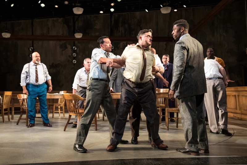 Review: TWELVE ANGRY MEN at Theatre Latte Da 