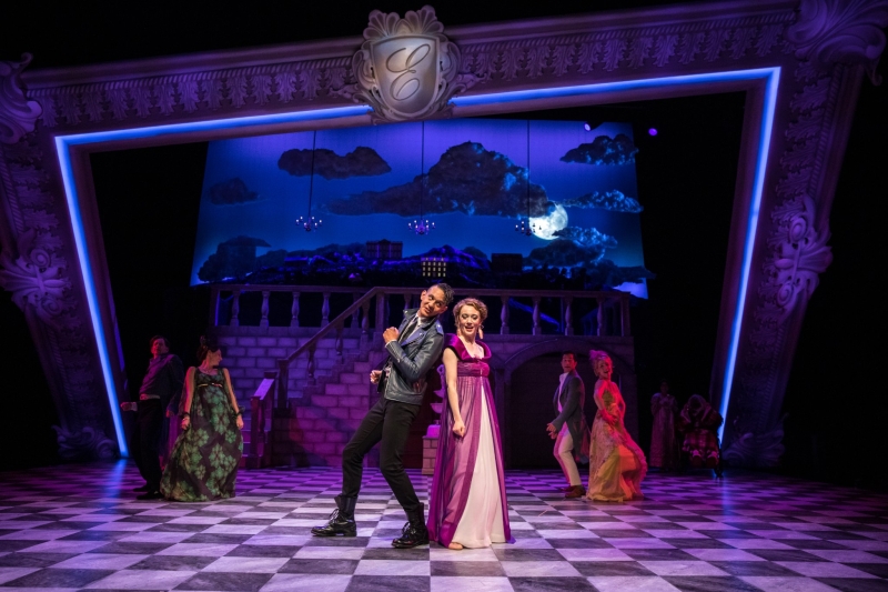Review: EMMA at Guthrie Theatre Image