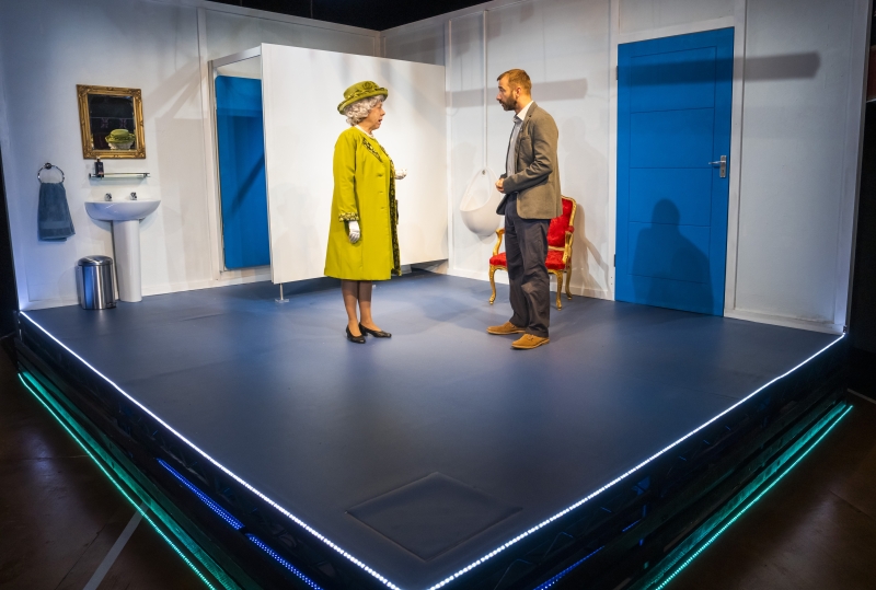 Photos: First Look at THE THRONE at Charing Cross Theatre Image