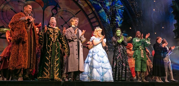 Photos: WICKED Celebrates 6000 West End Performances Image