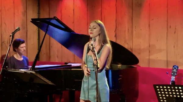 Mikayla Petrilla singing MAYBE THIS TIME from Cabaret at THE VIOLET HOUR at Rockwood  Photo