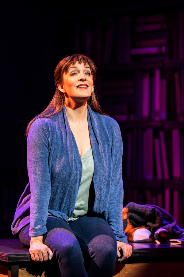Photos & Video: First Look at Arielle Jacobs, Julia Murney & More in BETWEEN THE LINES Opening Off-Broadway Tonight Image