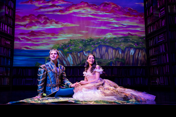 Photos & Video: First Look at Arielle Jacobs, Julia Murney & More in BETWEEN THE LINES Opening Off-Broadway Tonight Image