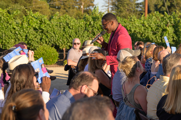 Photos: First Look At AIN'T TOO PROUD and THE LION KING's Jelani Remy Performing at Broadway and Vine Image