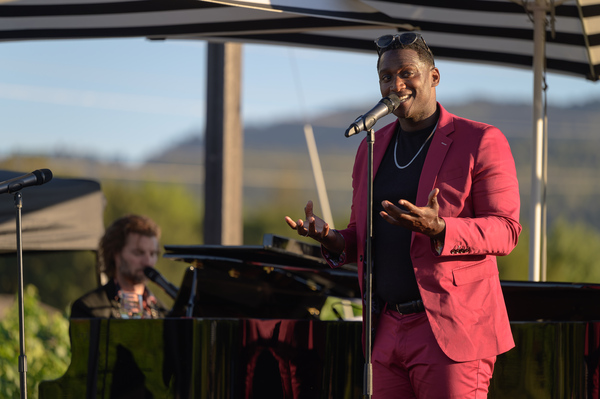 Photos: First Look At AIN'T TOO PROUD and THE LION KING's Jelani Remy Performing at Broadway and Vine Image