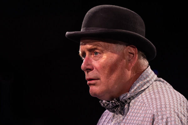 Photos: First look at Red Herring Theater's WAITING FOR WAITING FOR GODOT Image