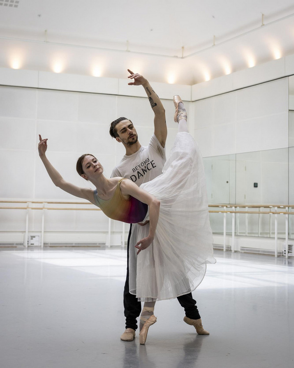 Photos: Get a Behind The Scenes Look At NUREYEV LEGEND AND LEGACY Image