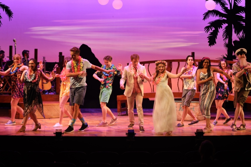 Review: ESCAPE TO MARGARITAVILLE  at Old Log Theatre Image