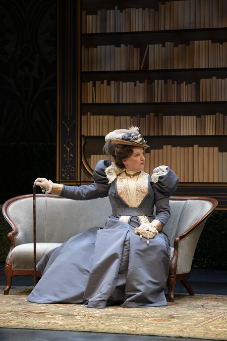 Review: THE IMPORTANCE OF BEING EARNEST at Shaw Festival 