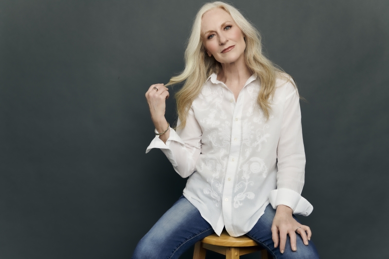Album Review: Keep The Elizabeth Ward Land Album STILL WITHIN THE SOUND OF MY VOICE Always Within Reach Image