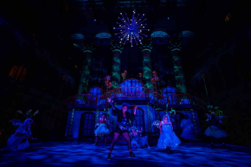 Review: A MIDSUMMER NIGHT'S DREAM Presented by Folger Theater at The National Building Museum  Image