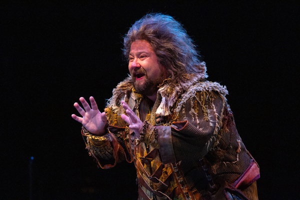 Photo Exclusive: First Look at Ben Fankhauser, Jackie Burns, and More In SOMETHING ROTTEN! At Broadway at Music Circus 