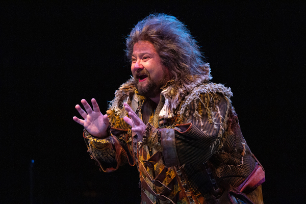 Photo Exclusive: First Look at Ben Fankhauser, Jackie Burns, and More In SOMETHING ROTTEN! At Broadway at Music Circus Image