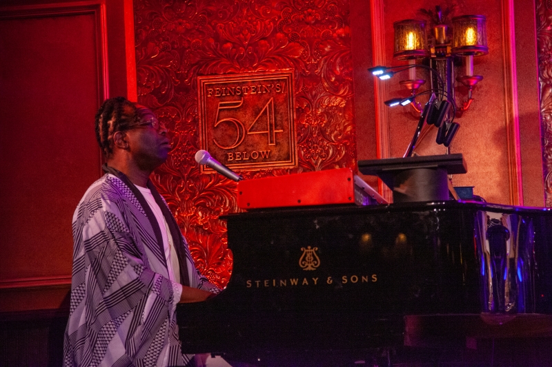 Review: Storytelling Floods The Basement When Aaron David Gleason Brings COME HELL AND HIGH WATER To 54 Below Image