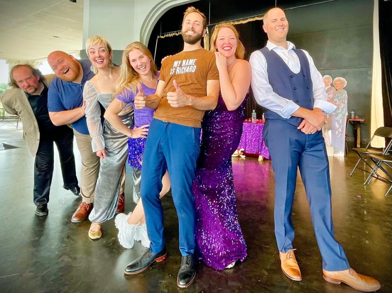 Review: DIE LUSTIGE WITWE/THE MERRY WIDOW at Opera On The Lake Image