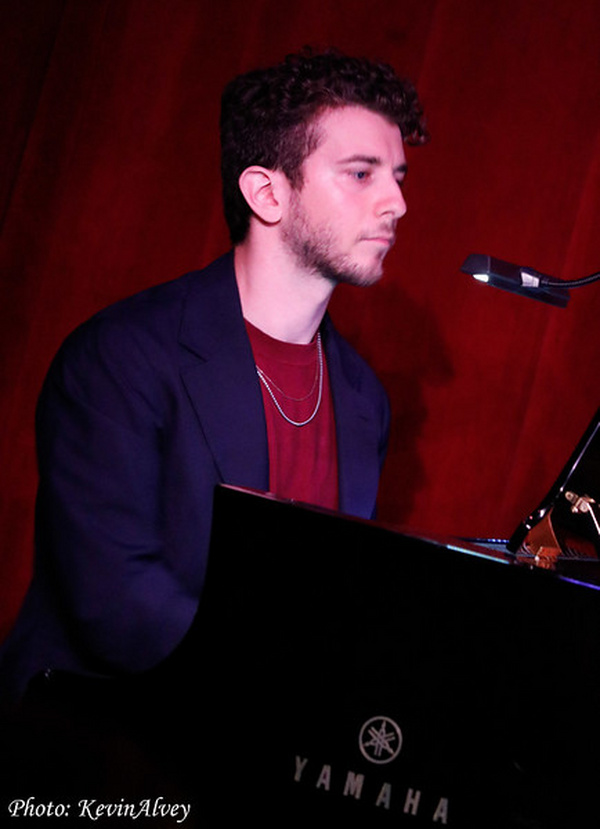 Photos: Sam Gravitte Returns To Birdland With Broadway Standards & More Image