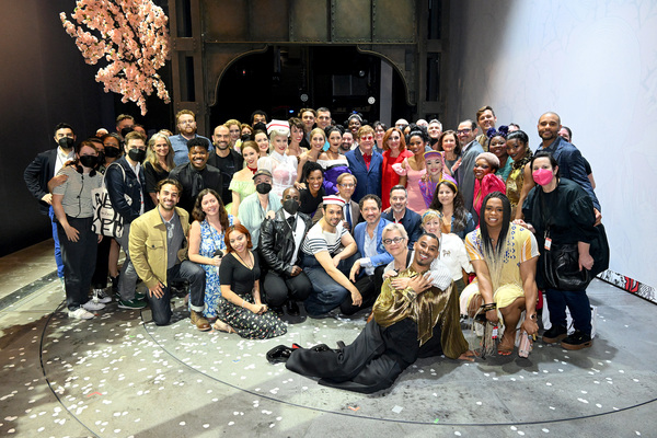 Photos: Elton John Visits THE DEVIL WEARS PRADA in Chicago Image