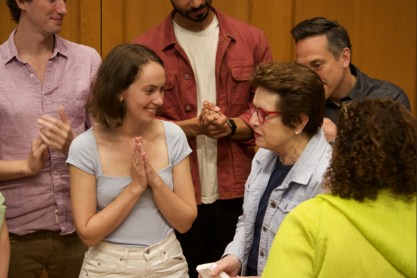 Baize Buzan talking to Billie Jean King  Photo