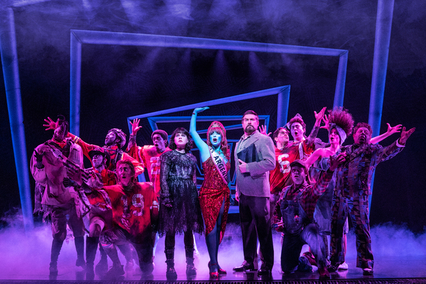 Photos: See Alex Brightman, Elizabeth Teeter & More in New BEETLEJUICE Images Image