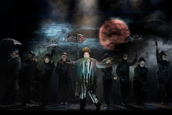 Photos: See Alex Brightman, Elizabeth Teeter & More in New BEETLEJUICE Images Image