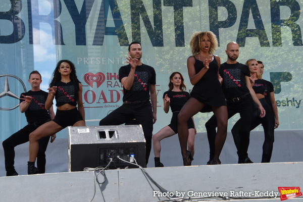 Lana Gordon and The Cast of Chicago Photo