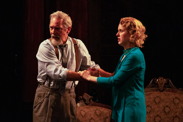 Photos: First Look At The Colonial's DRACULA Image