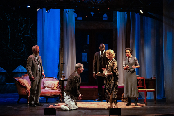 Photos: First Look At The Colonial's DRACULA  Image