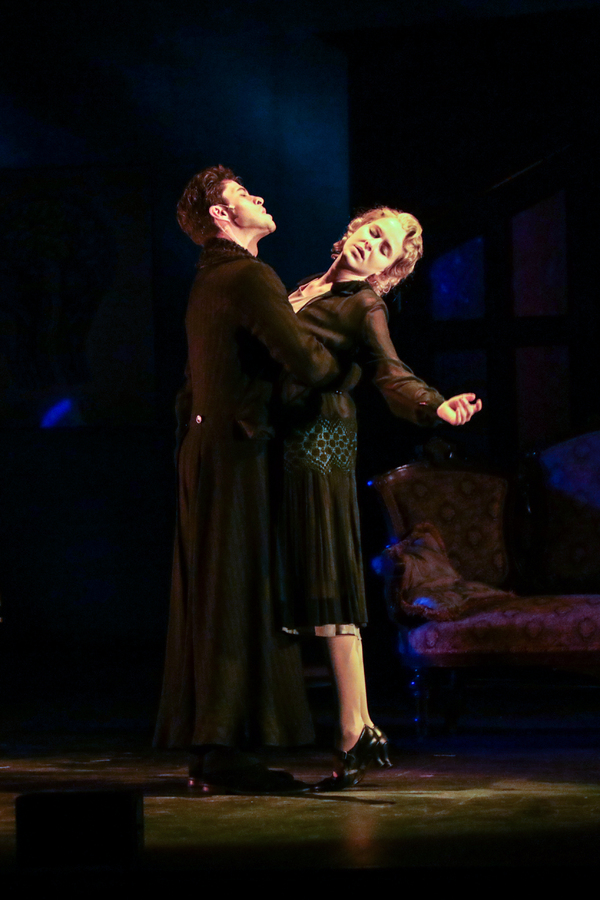 Photos: First Look At The Colonial's DRACULA Image