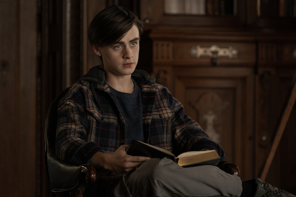 Photos: Netflix Shares First Look at MR. HARRIGAN'S PHONE Image