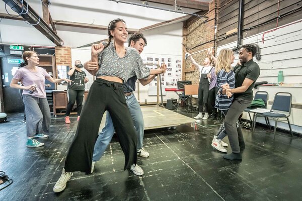 Photos: Inside Rehearsal For OTHELLO at the Watermill Image