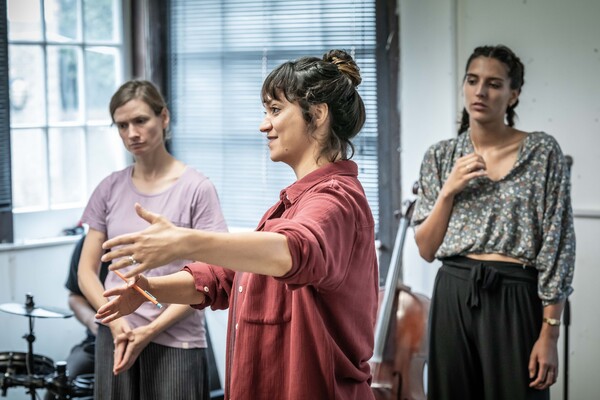 Photos: Inside Rehearsal For OTHELLO at the Watermill Image
