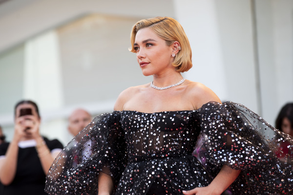Photos: Florence Pugh, Harry Styles & the DON'T WORRY DARLING Cast Hit the Venice Film Festival Red Carpet 