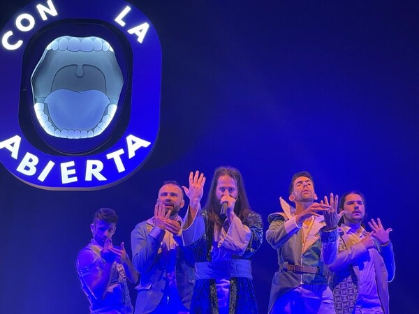 PHOTO: Dimensión Vocal estrena su nuevo show CON LA BOCA ABIERTA 