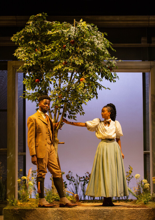 Photos: First Look at the UK Tour of THE IMPORTANCE OF BEING EARNEST Image