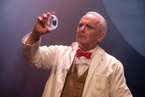 Photos: Get a First Look at THE MOLD THAT CHANGED THE WORLD, Coming to the US This Fall Image