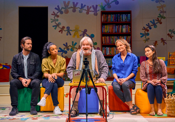 Photos: First Look at Helen Hunt in EUREKA DAY Image